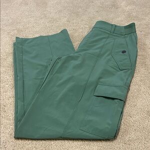 Athleta wide leg cargo pants.  Size 2. EUC worn twice